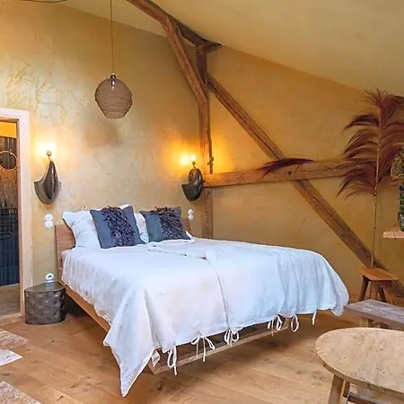 Gut Leben Landresort Bed and Breakfast 4*